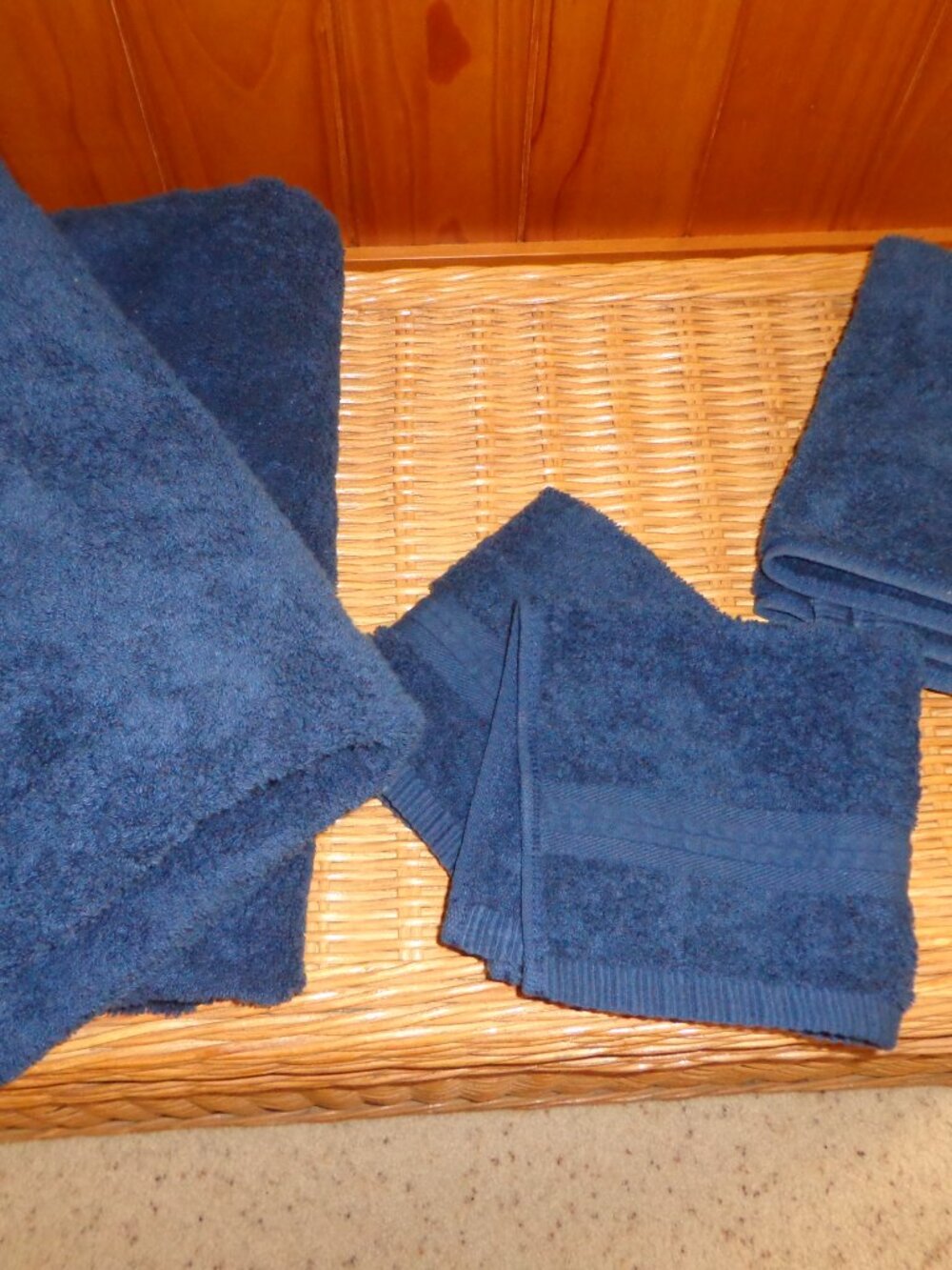 NWOT Organic Cotton Bale Towel Set 6-Piece Insignia Blue